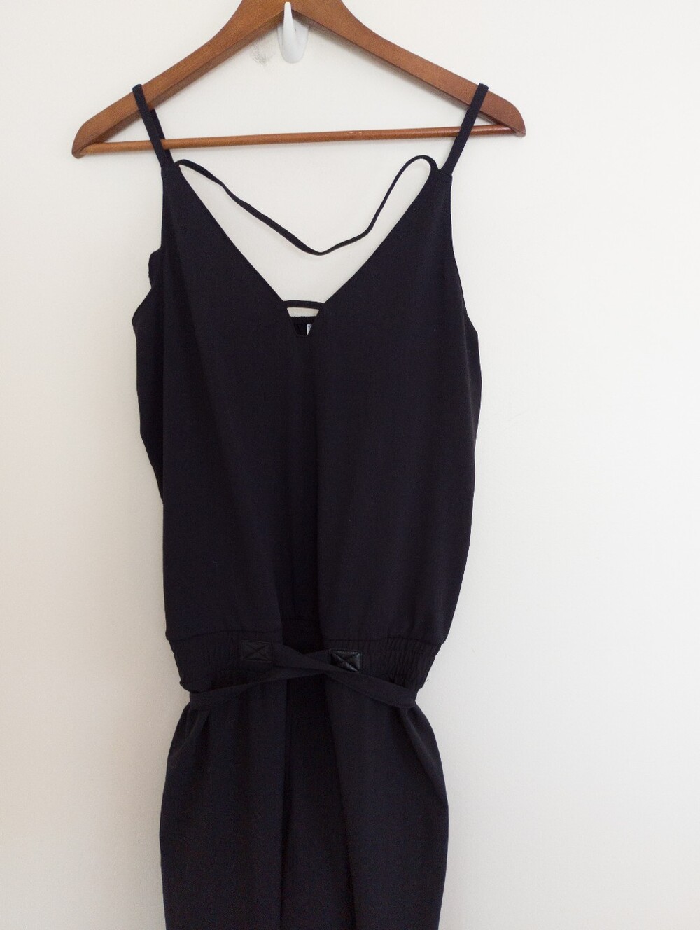 Fabletics Parker Jumpsuit Black Strappy V Neck Tie Waist Small - Picture 3 of 10